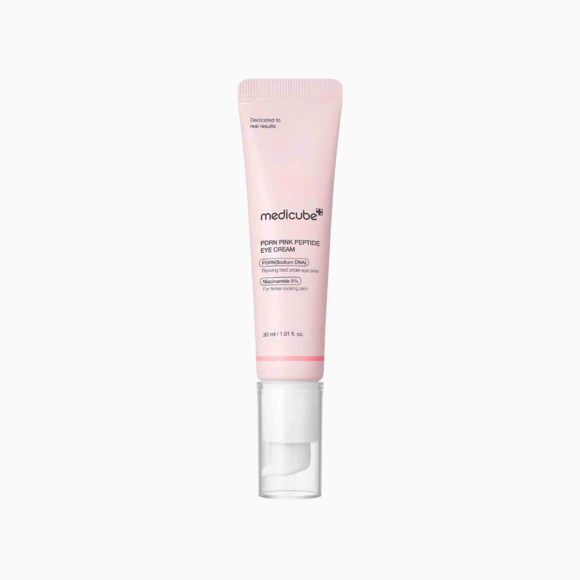 Eine rosafarbene Tube Medicube PDRN Pink Peptide Eye Cream 30ml mit weißer Kappe ist vor einem weißen Hintergrund abgebildet.