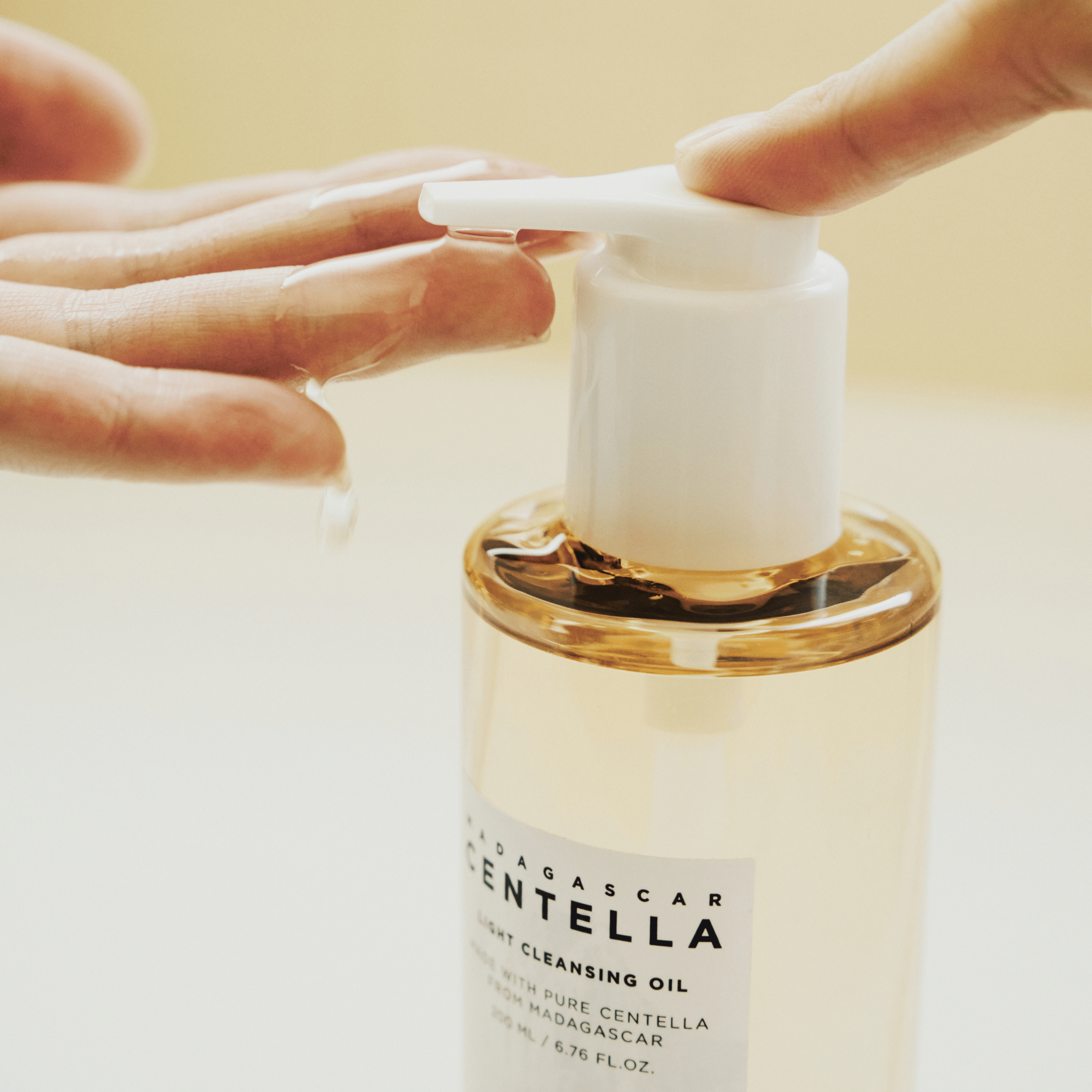 Skin1004 Centella Light Cleansing Oil 200ml - cosmadic