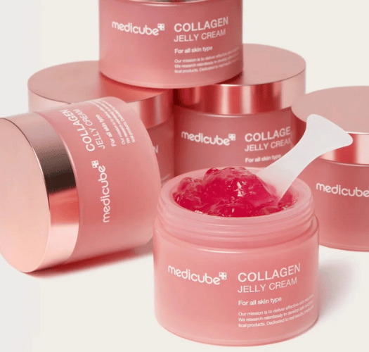 Die Textur der Medicube Collagen Jelly Cream ein koren skincare Besteller der Marke Medicube
