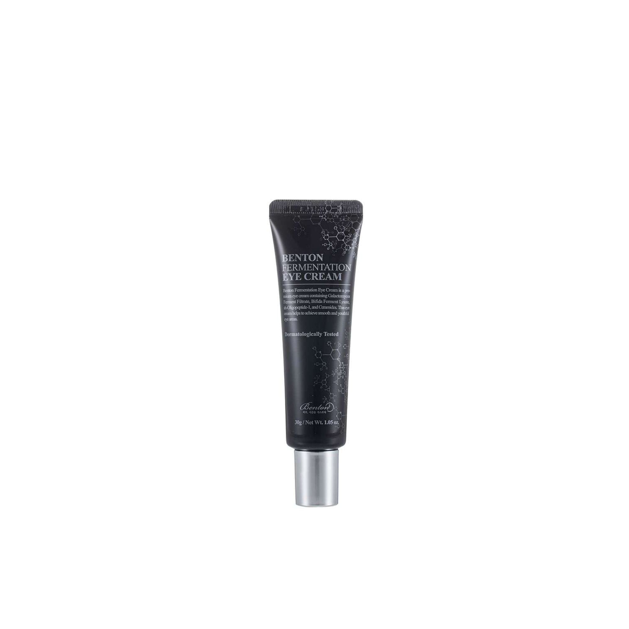 Benton Fermentation Eye Cream mit silberner Kappe steht aufrecht vor einem schlichten weißen Hintergrund.